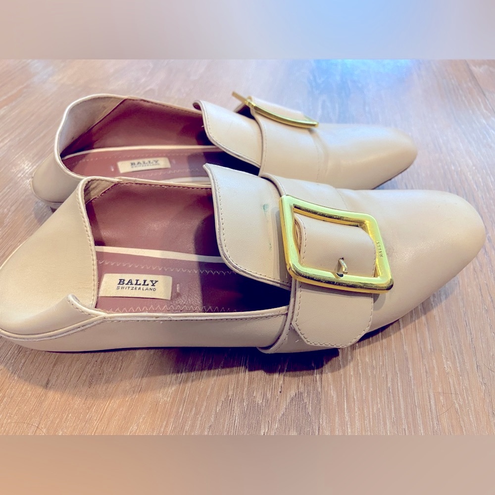 Authentic Bally flat - Picture 2 of 5